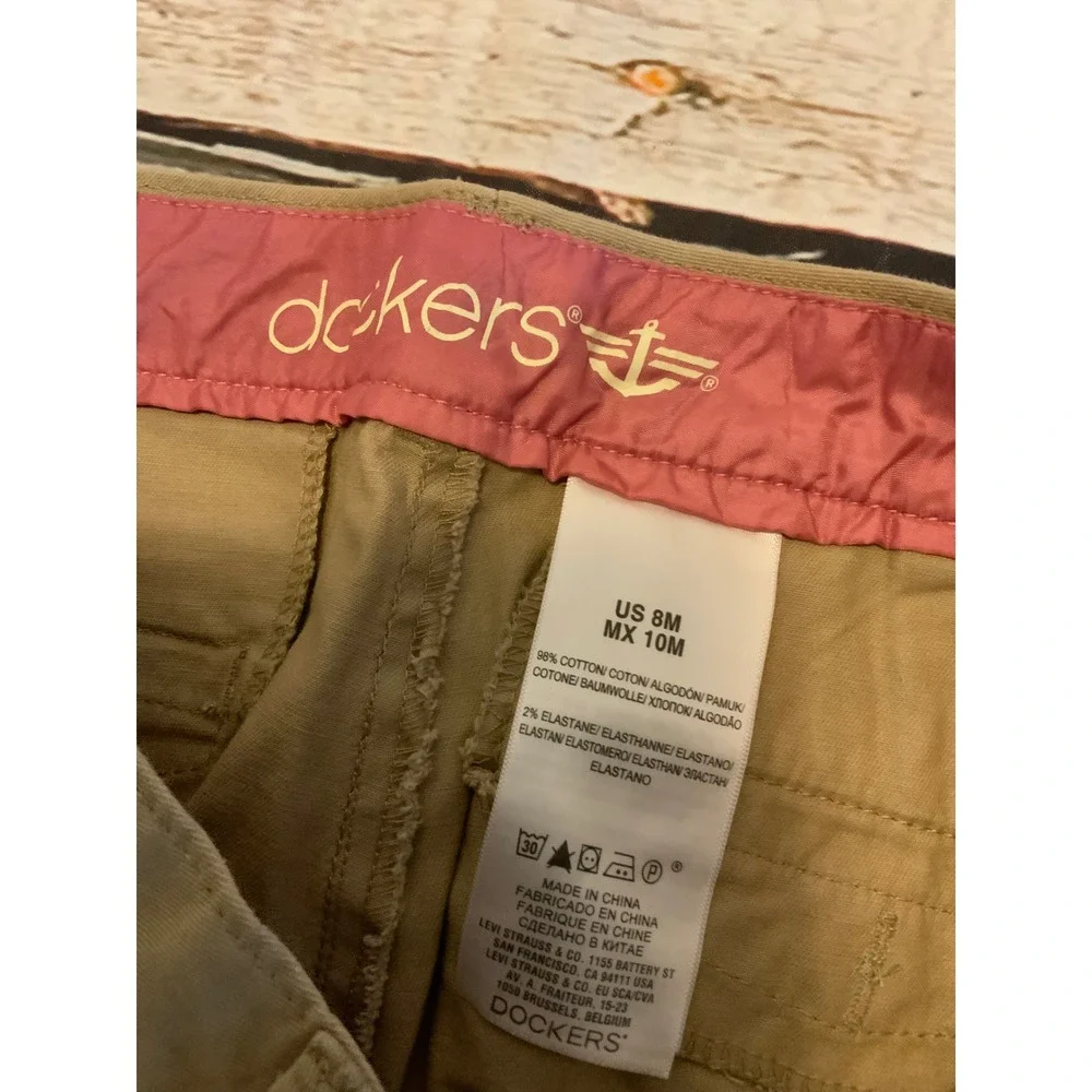Dockers Khaki Chino Pants Womens 8M Tan Straight Leg Stretch Cotton Trousers - Picture 2 of 2